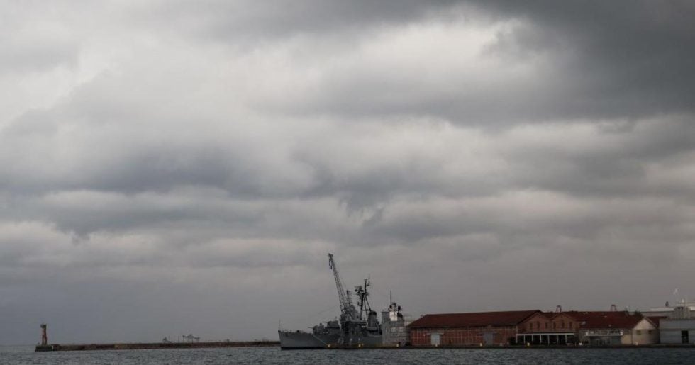 Θεσσαλονίκη: Κουτί με πυρομαχικά εντοπίστηκε στη θάλασσα στο λιμάνι